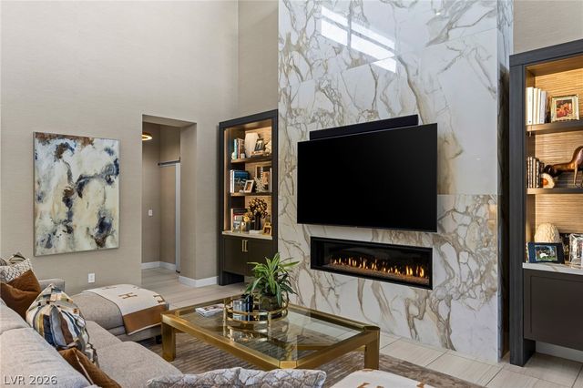 98 Glade Hollow Drive, Las Vegas, NV 89135