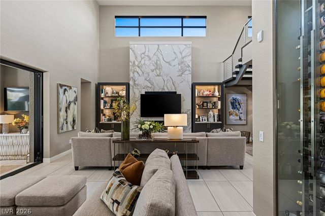 98 Glade Hollow Drive, Las Vegas, NV 89135