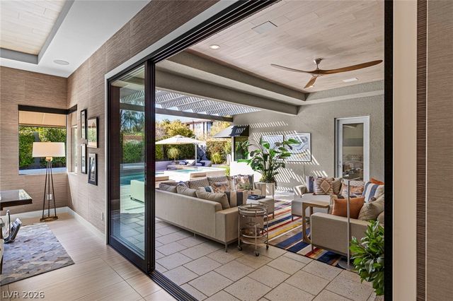 98 Glade Hollow Drive, Las Vegas, NV 89135