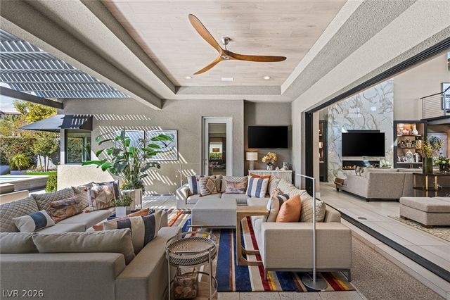 98 Glade Hollow Drive, Las Vegas, NV 89135