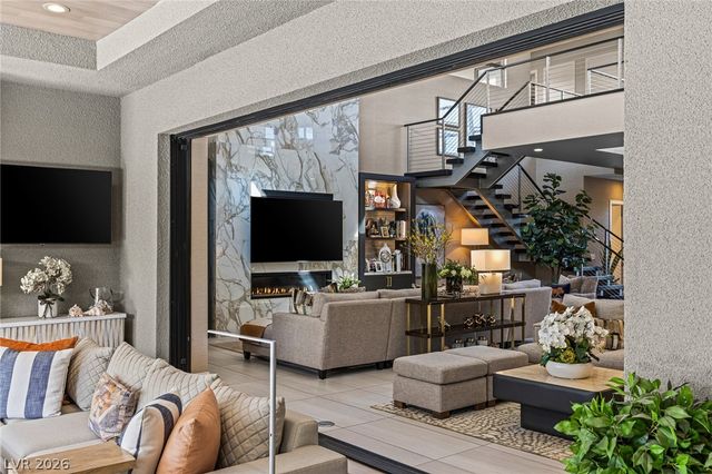 98 Glade Hollow Drive, Las Vegas, NV 89135