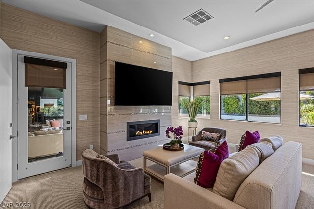 98 Glade Hollow Drive, Las Vegas, NV 89135