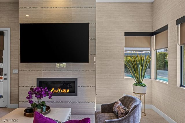 98 Glade Hollow Drive, Las Vegas, NV 89135