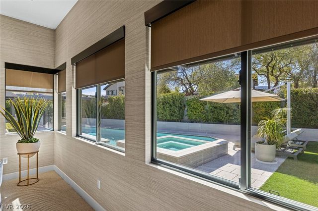 98 Glade Hollow Drive, Las Vegas, NV 89135