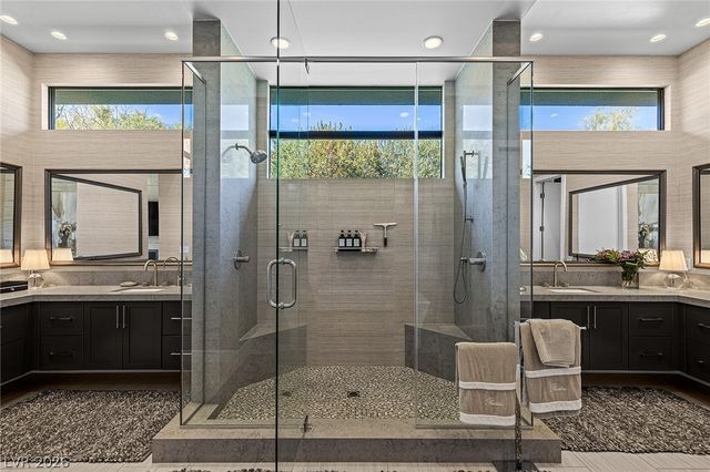 98 Glade Hollow Drive, Las Vegas, NV 89135