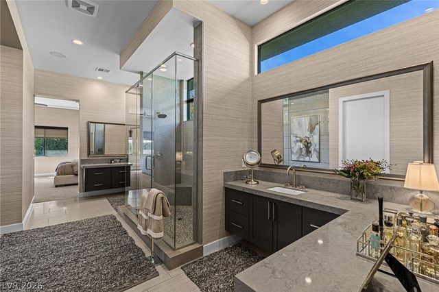 98 Glade Hollow Drive, Las Vegas, NV 89135