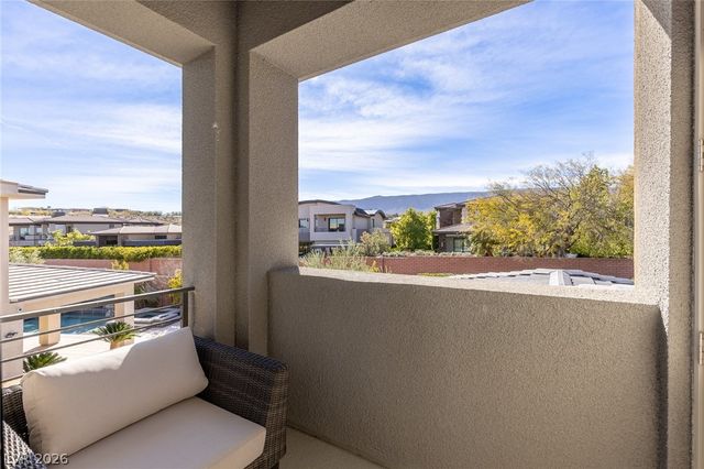 98 Glade Hollow Drive, Las Vegas, NV 89135