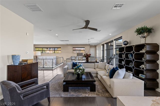 98 Glade Hollow Drive, Las Vegas, NV 89135