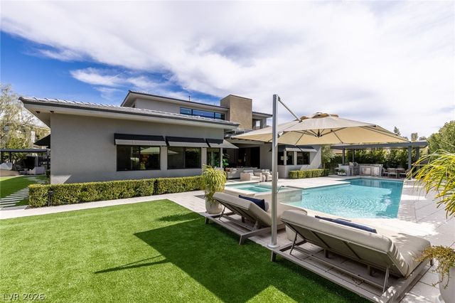 98 Glade Hollow Drive, Las Vegas, NV 89135