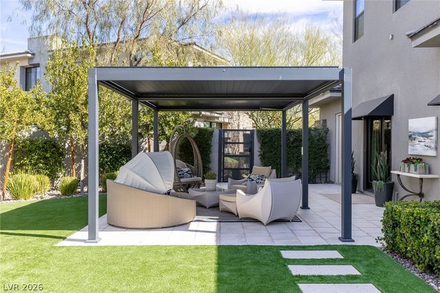 98 Glade Hollow Drive, Las Vegas, NV 89135