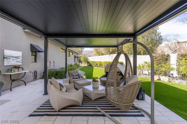 98 Glade Hollow Drive, Las Vegas, NV 89135