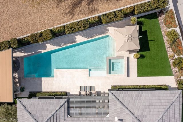 98 Glade Hollow Drive, Las Vegas, NV 89135