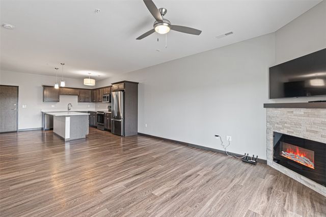 2871 Spring Rose Circle 207, Coralville, IA 52241