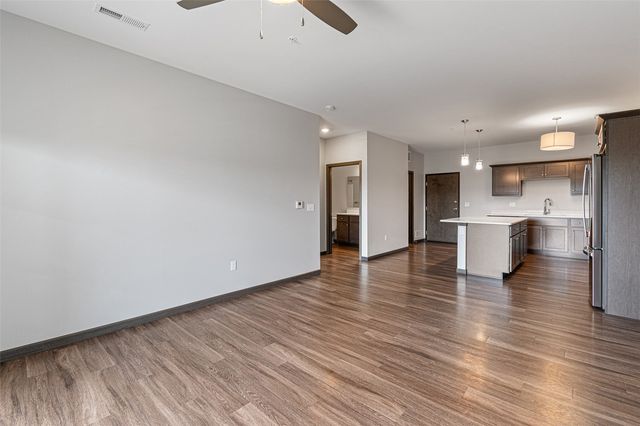 2871 Spring Rose Circle 207, Coralville, IA 52241