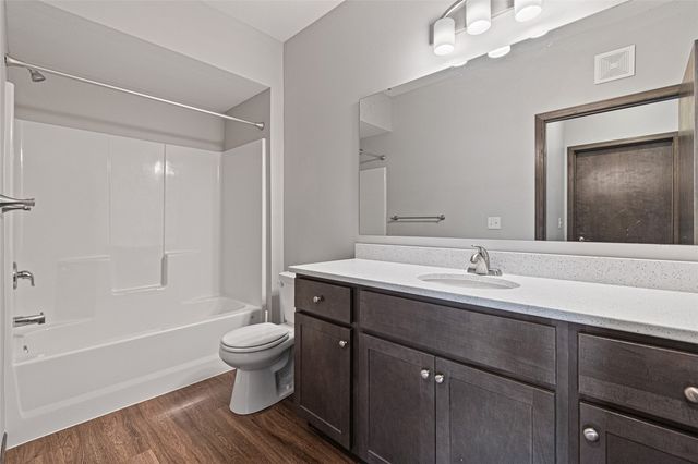 2871 Spring Rose Circle 207, Coralville, IA 52241