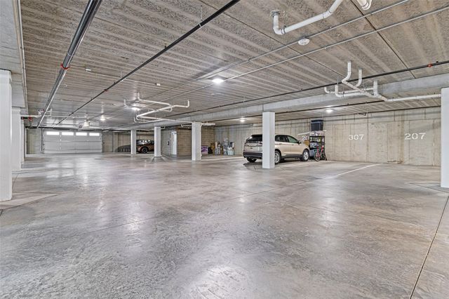 2871 Spring Rose Circle 207, Coralville, IA 52241