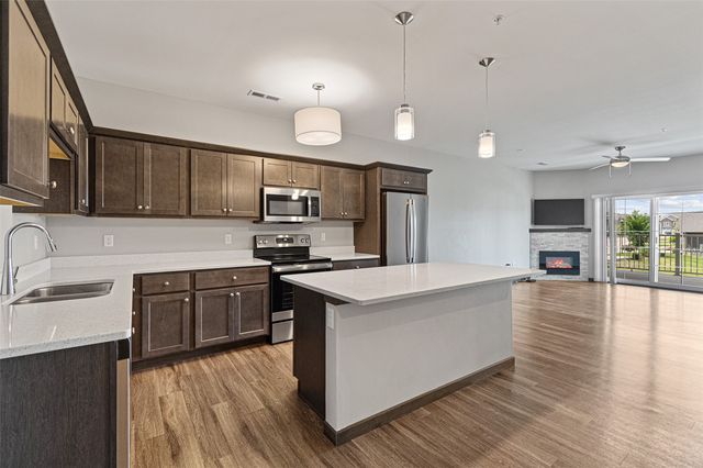 2871 Spring Rose Circle 207, Coralville, IA 52241