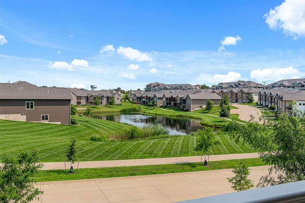 2871 Spring Rose Circle 207, Coralville, IA 52241