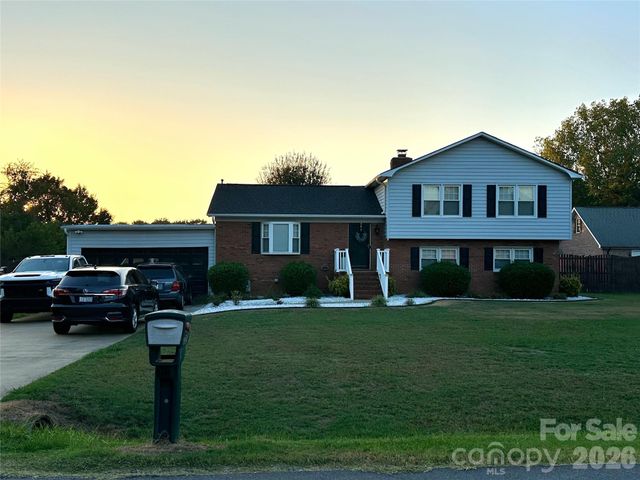 8224 Craighead Road, Harrisburg, NC 28075