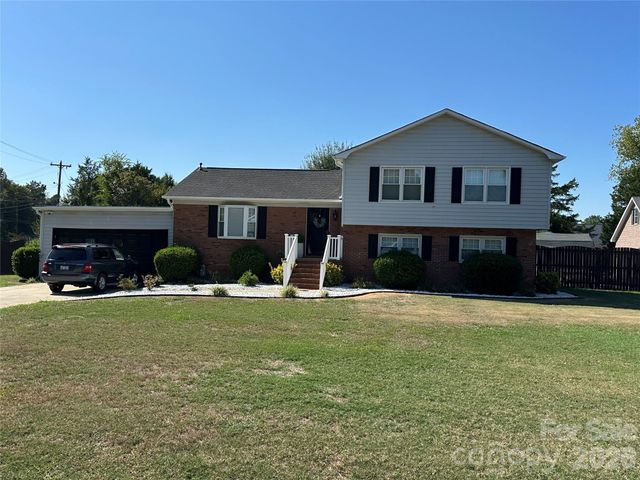 8224 Craighead Road, Harrisburg, NC 28075
