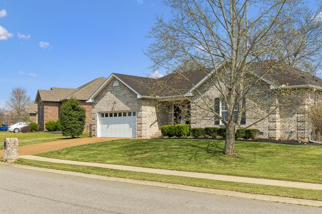 223 Osprey Dr, Gallatin, TN 37066