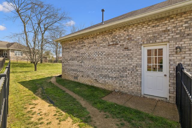 223 Osprey Dr, Gallatin, TN 37066