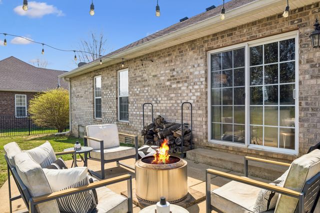 223 Osprey Dr, Gallatin, TN 37066