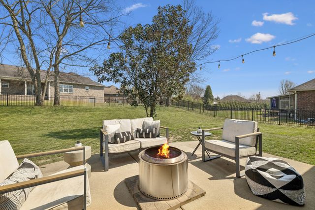 223 Osprey Dr, Gallatin, TN 37066