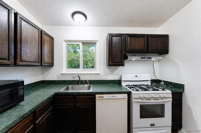 201 Charterhouse Drive, Canton, MI 48188