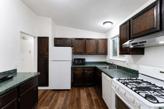 201 Charterhouse Drive, Canton, MI 48188