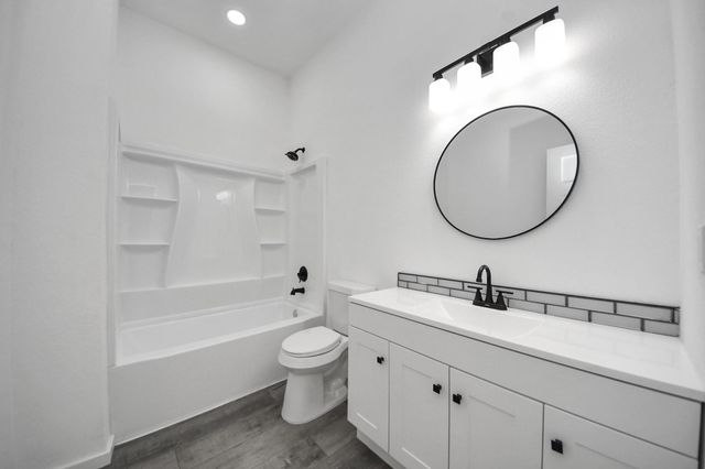 605 E Murrill Ave, Baytown, TX 77520