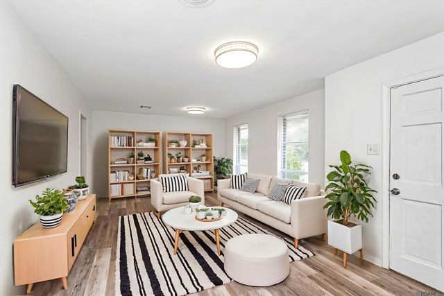 1435 Duchess Dr, Baton Rouge, LA 70815