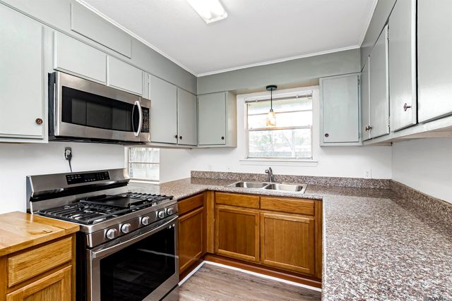 1435 Duchess Dr, Baton Rouge, LA 70815