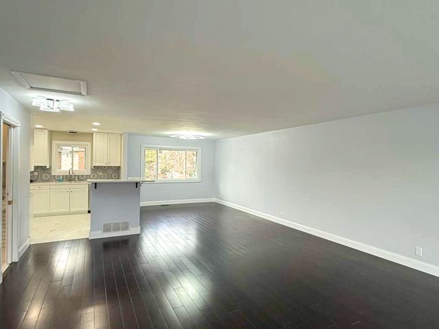 1166 Saylesville Lane, Schaumburg, IL 60193