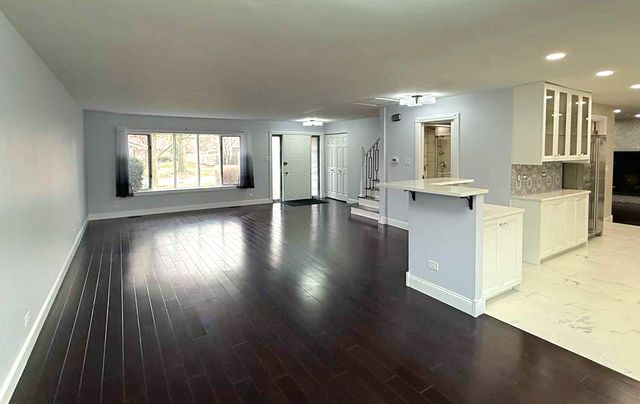 1166 Saylesville Lane, Schaumburg, IL 60193