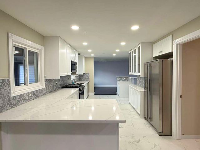 1166 Saylesville Lane, Schaumburg, IL 60193