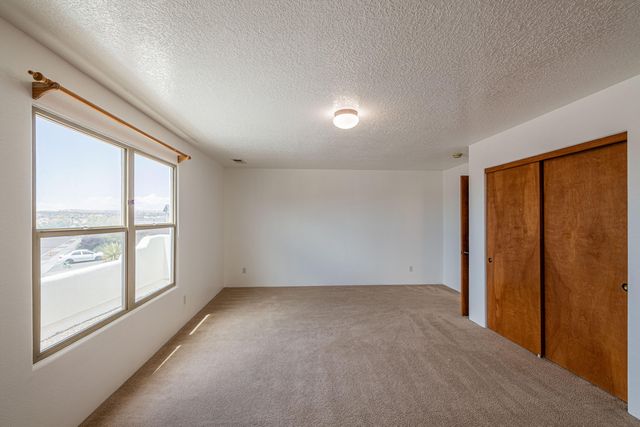 6639 MOUNTAIN HAWK Loop NE, Rio Rancho, NM 87144