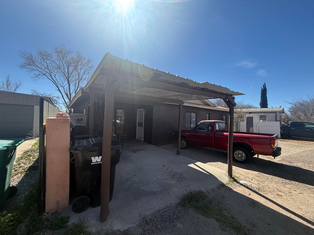 Image 3 of property listing at 1907 Isleta Boulevard SW UNIT 7, Albuquerque, NM 87105