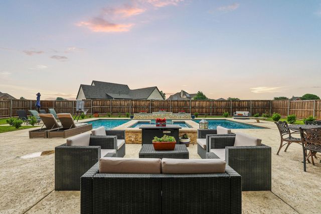 104 Beavers Bend Drive, Gunter, TX 75058