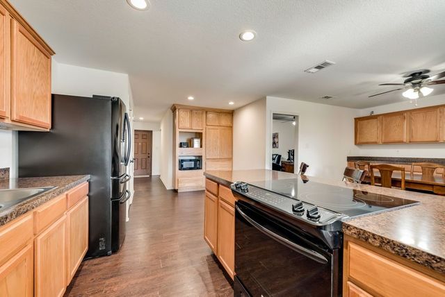 8302 Chesham Drive, Rowlett, TX 75088