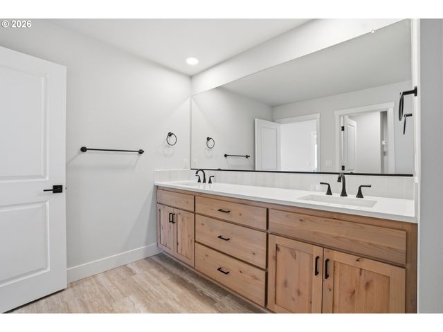 729 Se 34th St, Battle Ground, WA 98604