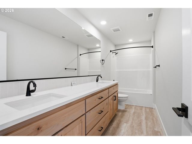 729 Se 34th St, Battle Ground, WA 98604