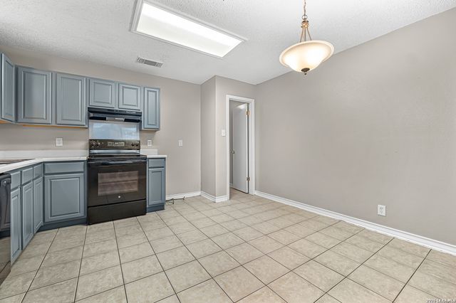 2619 Kingswell Ave, San Antonio, TX 78251