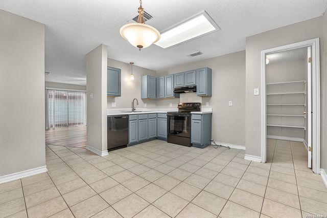 2619 Kingswell Ave, San Antonio, TX 78251