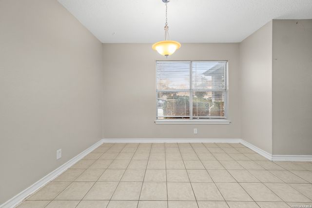 2619 Kingswell Ave, San Antonio, TX 78251