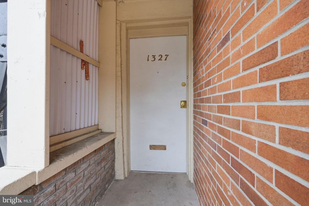 1327 LOUDON ST, PHILADELPHIA, PA 19141 — photo 2