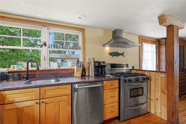 84 Narragansett Street, North Kingstown, RI 02852