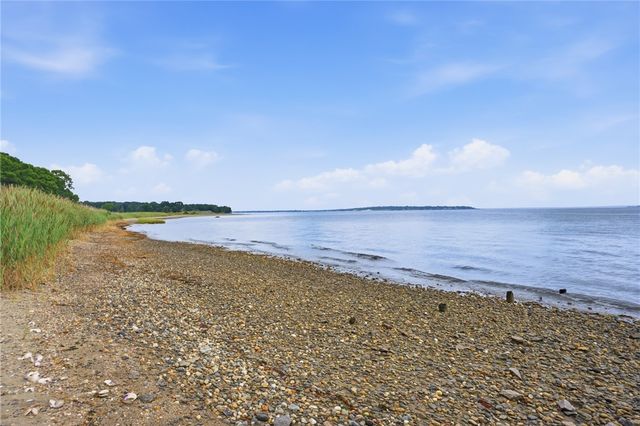 84 Narragansett Street, North Kingstown, RI 02852