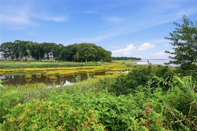 84 Narragansett Street, North Kingstown, RI 02852
