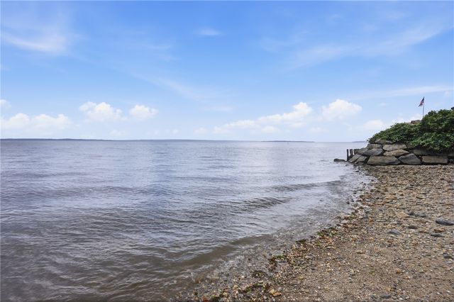84 Narragansett Street, North Kingstown, RI 02852